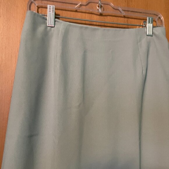 Jora Collection 2 Piece Short Sleeve Blazer Skirt with mesh overlay  embroidery - Picture 9 of 12